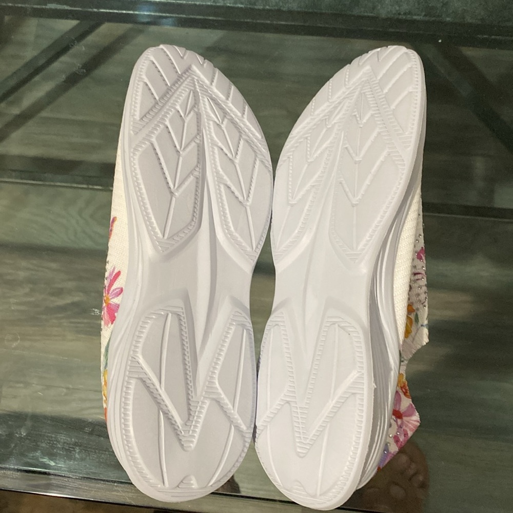 Floral Embellished Women's Slip-On Sneakers - Picture 3 of 5